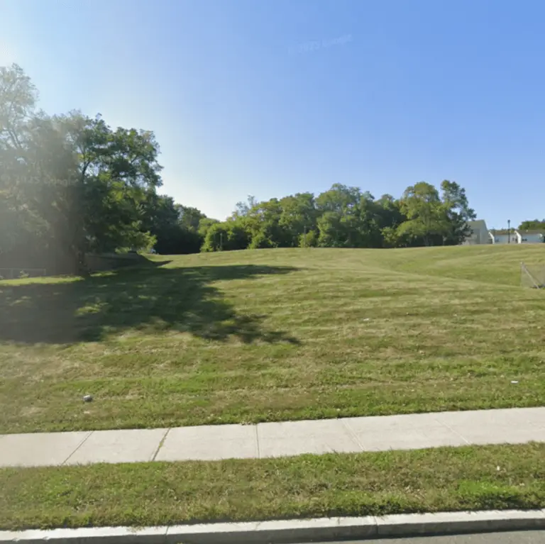 Lark Drive Photo